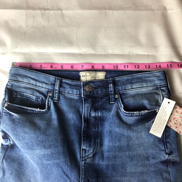 New Free People Busted Knee High Rise Skinny Jeans - Picture 7 of 7